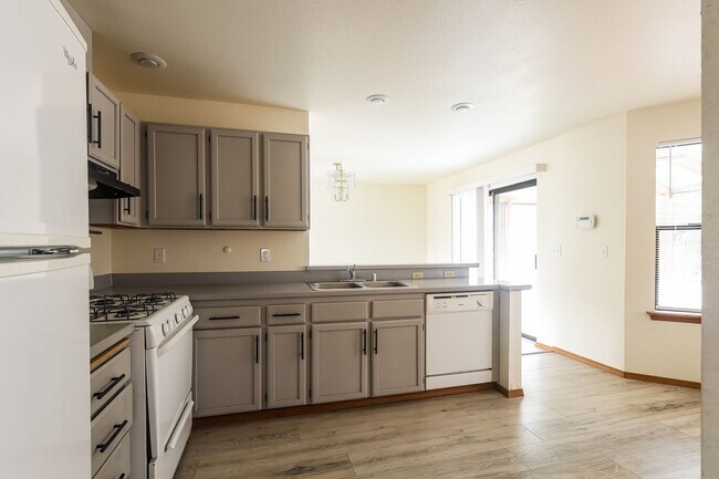 Building Photo - 7813 Box Elder Drive SW
