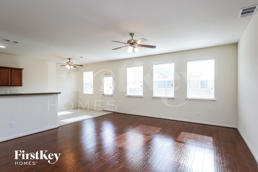 Building Photo - 4717 Cedar Springs Dr