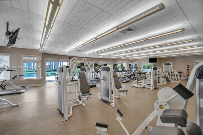 Building Photo - 20000 E Country Club Dr