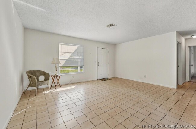 Building Photo - 307 SE Husted Terrace