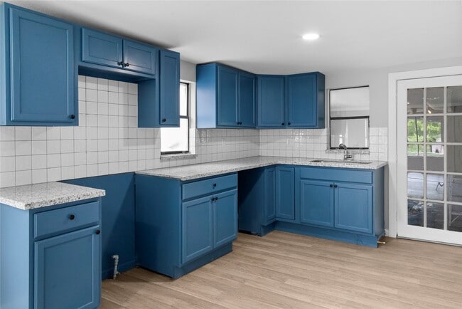 Building Photo - 10118 Norvic St