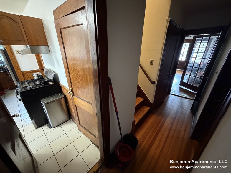 Building Photo - 23 Moraine St