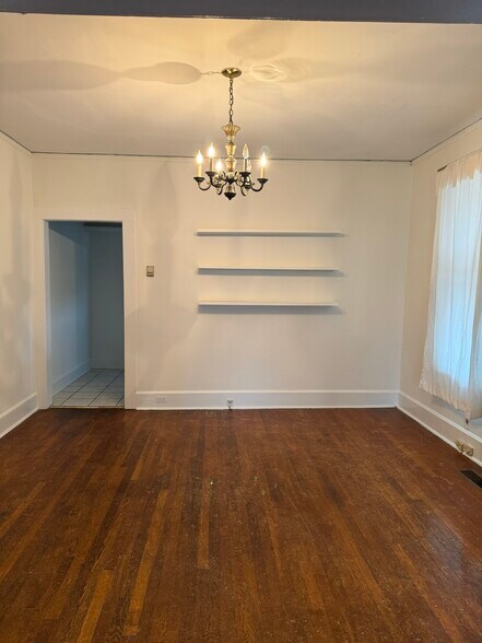 Building Photo - 1637 13th Ave S