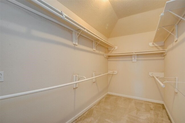 Building Photo - 22002 Thorngrove Ln