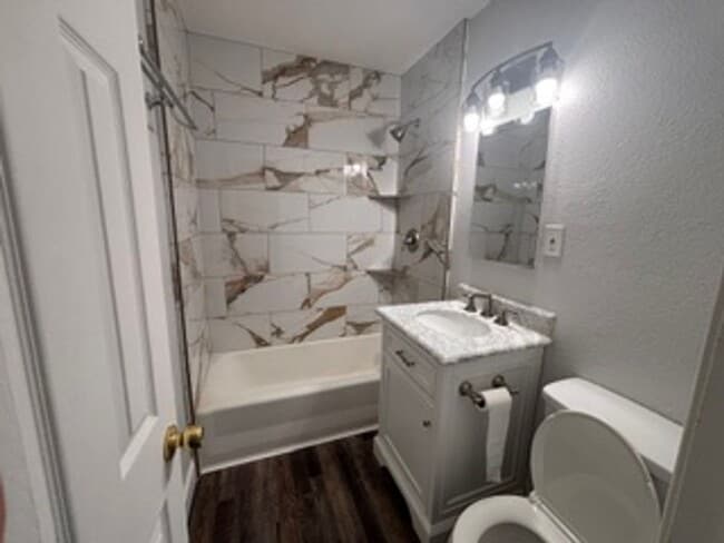 Building Photo - Beautiful Remodeled Home in Tehachapi!
