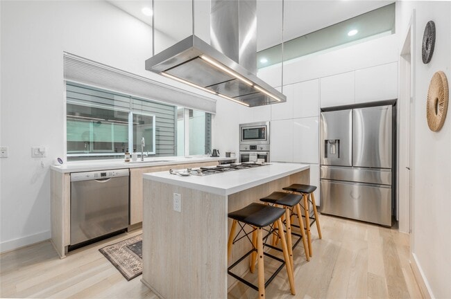 Building Photo - 1141 W 18th St