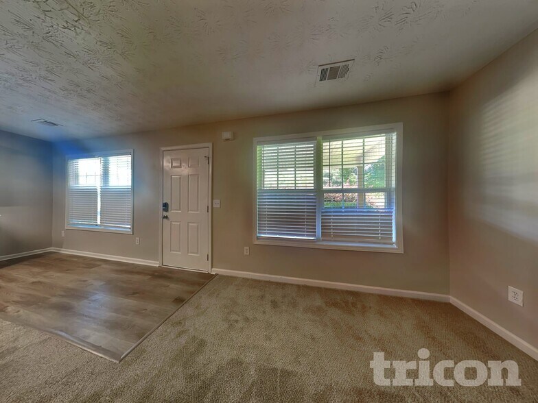 Building Photo - 40 Halley Ct