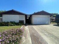Building Photo - Southwood Home