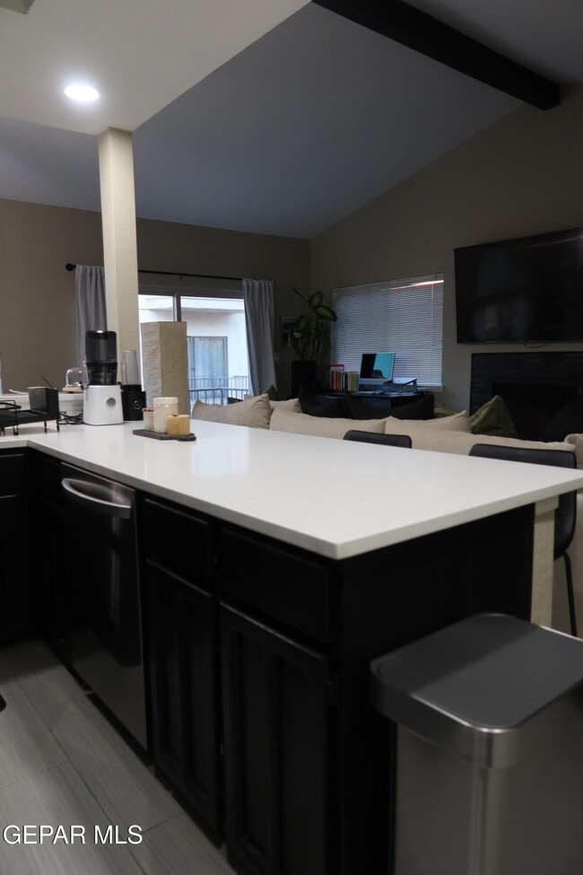 Building Photo - 4614 N Stanton St