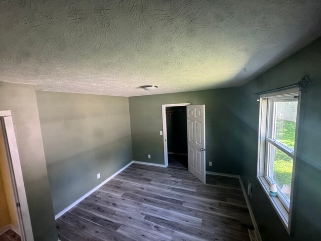 Building Photo - 12979 Roughys Dr