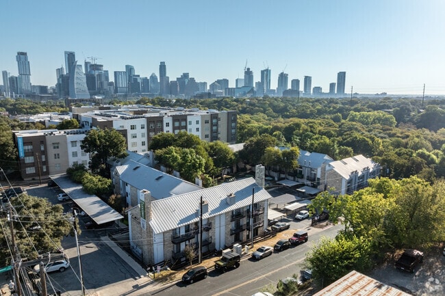 Skyline - Townhollow Apartments