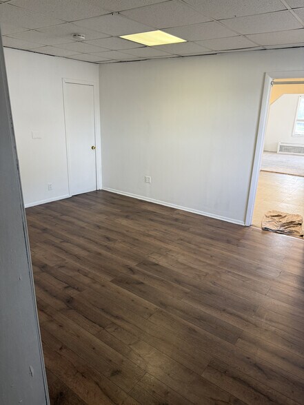 Building Photo - 831 King Georges Rd