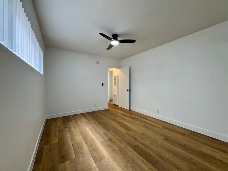 Building Photo - 1230 W 29th St