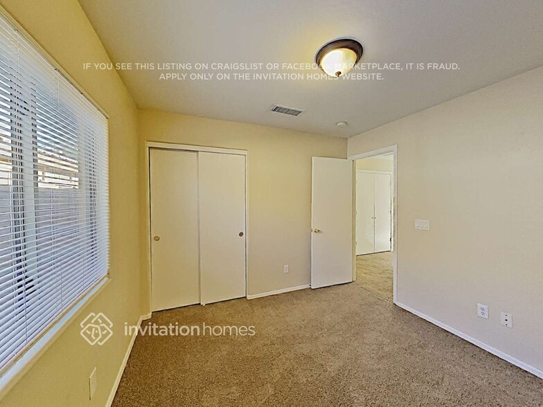 Building Photo - 5421 W Grove St