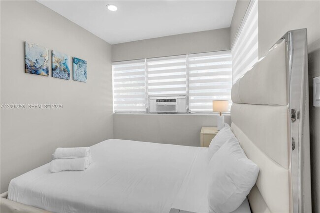 Building Photo - 10006 E Bay Harbor Dr