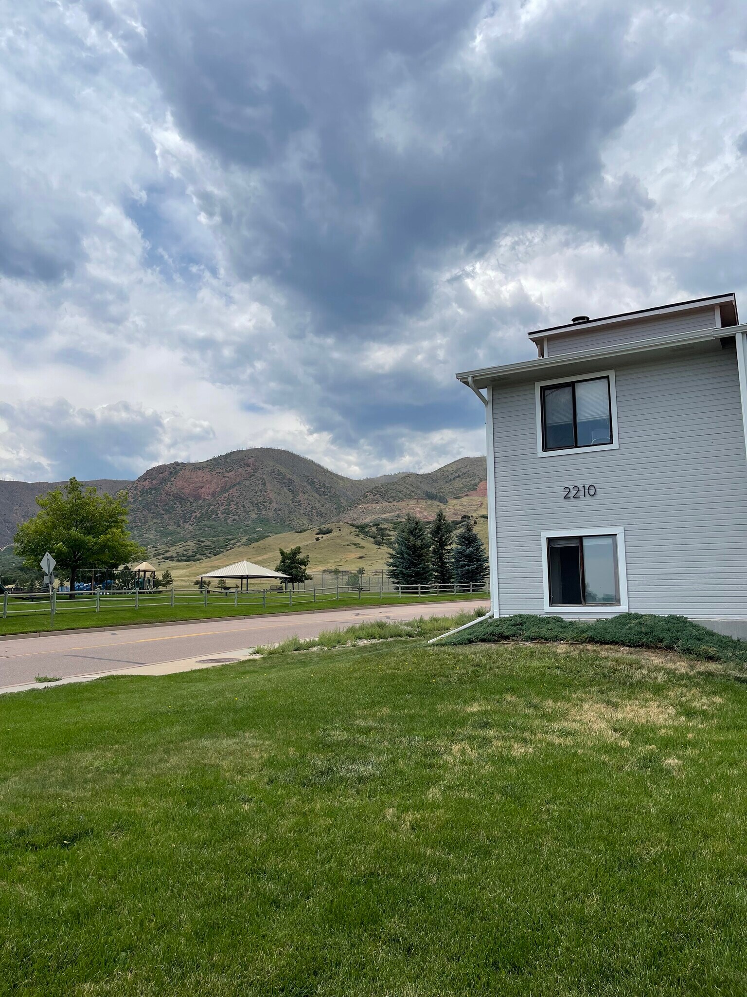 Building Photo - 2210 Split Rock Dr