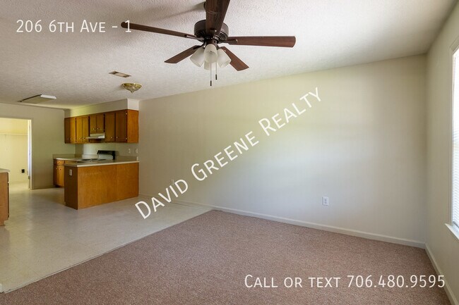 Building Photo - 206 6th Ave