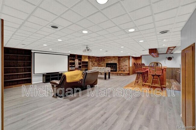 Building Photo - 1311 Ottawa Ave