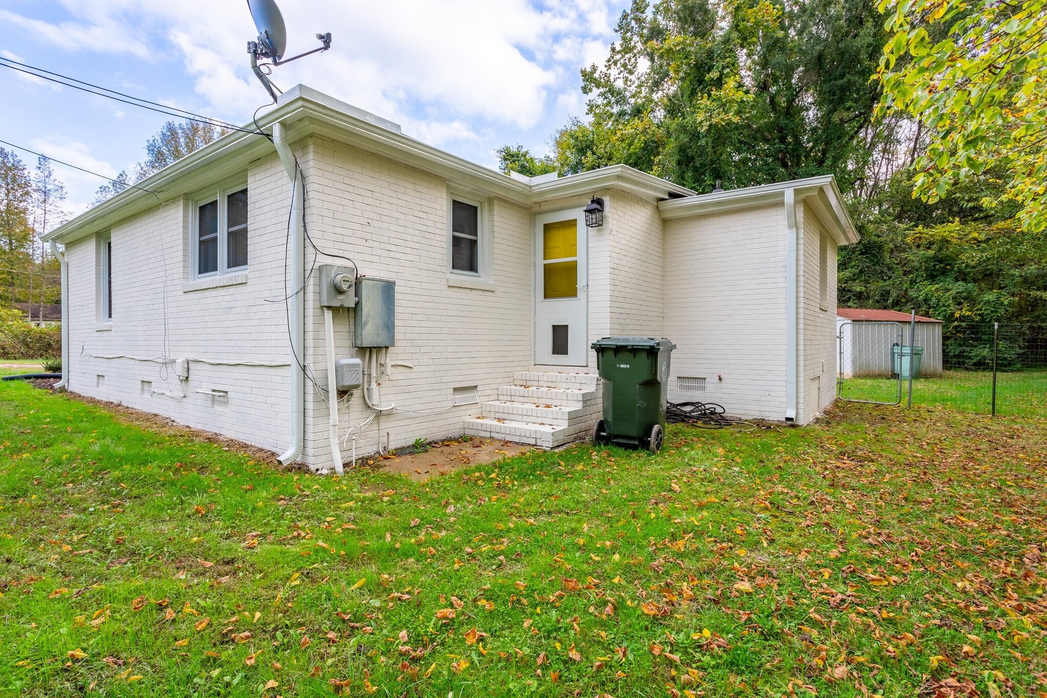 Building Photo - 723 W Mckinley St