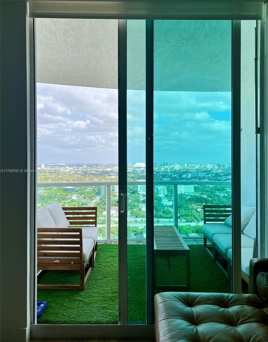 Building Photo - 2101 Brickell Ave