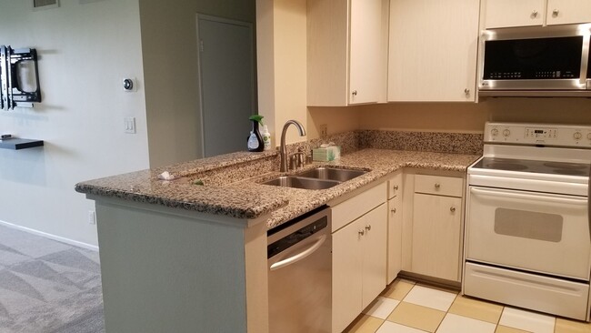 Building Photo - Beautiful 2 Bed, 2 Bath Condo in Great Valley Village Neighborhood