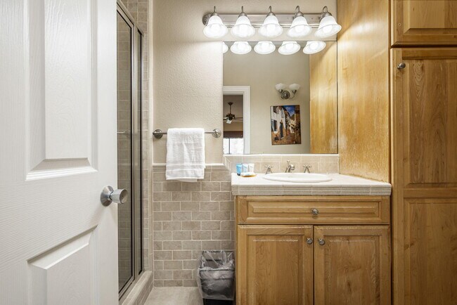 Building Photo - 76761 Chrysanthemum Way