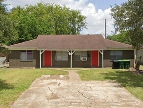 Building Photo - 4223 Rockingham St