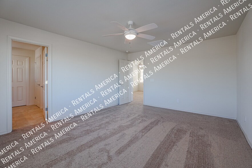 Building Photo - 5625 N 87th Dr