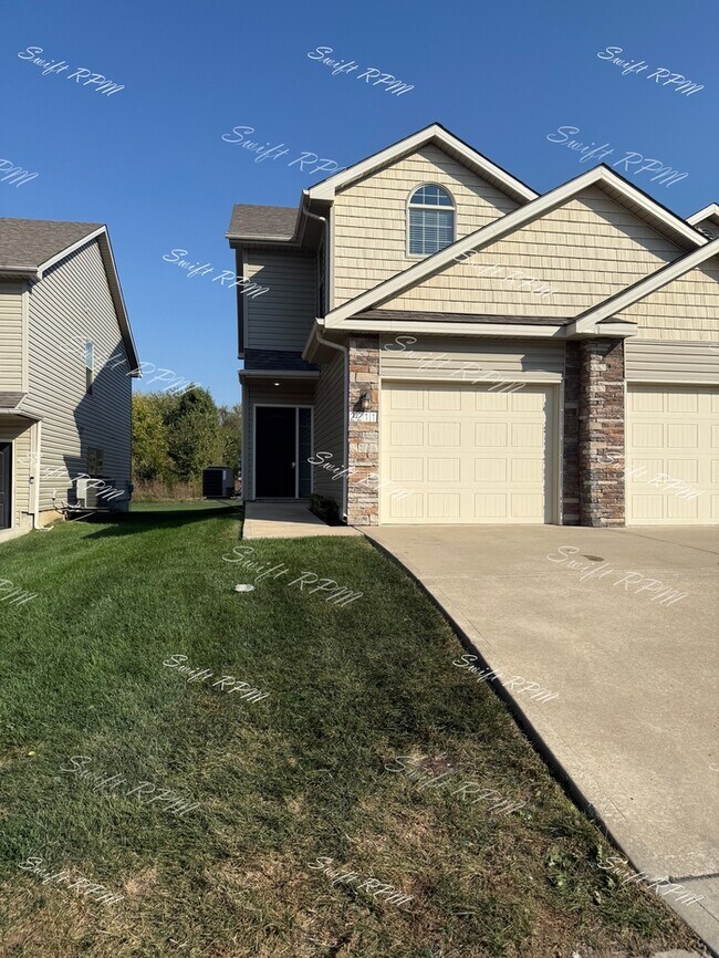 Primary Photo - 2211 Burningwood