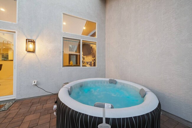 Building Photo - 1219 Denver Ln