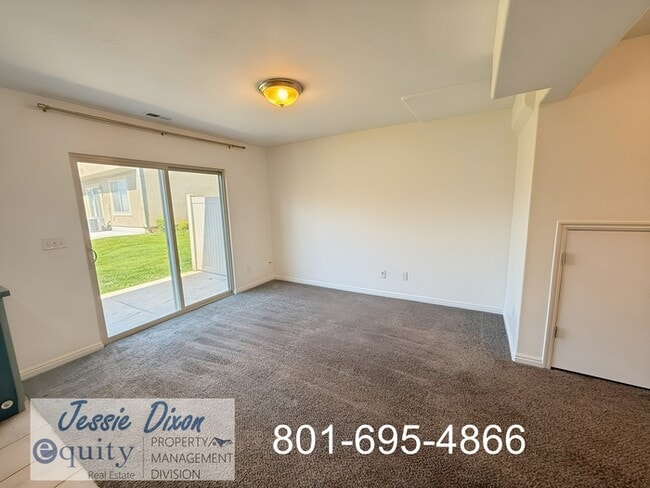Building Photo - 116 W Newbury Ln