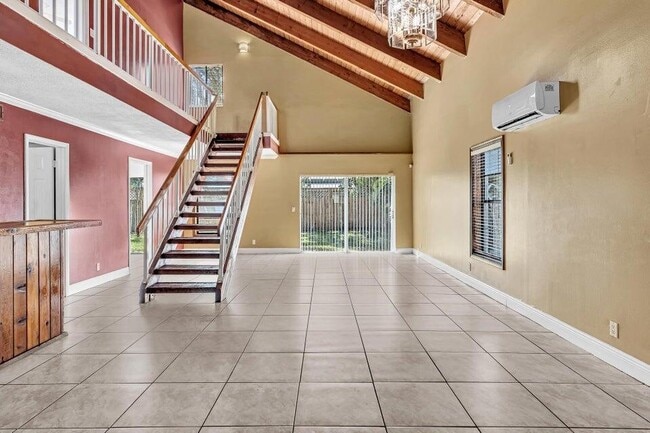 Building Photo - 2438 Southridge Rd