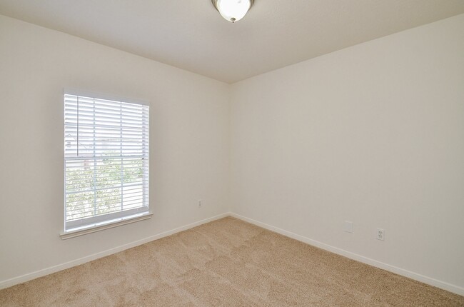 Building Photo - 14811 Winterfair Dr