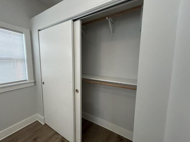 Building Photo - 2861 2nd Ave S