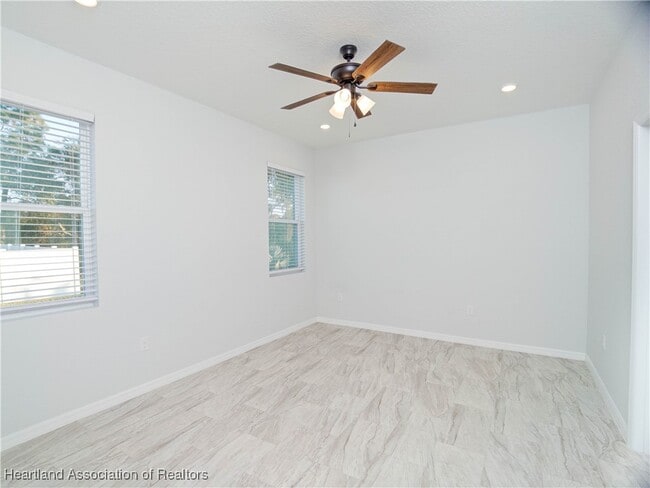 Building Photo - 1456 Kyra Ave