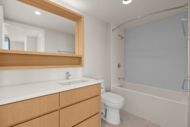 Building Photo - Two bedroom /2 bath / 2 parking - Sky Ala Moana