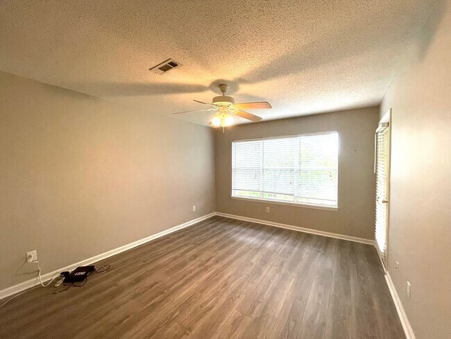 Building Photo - Available Now! 2 Bedroom, 2 Bath Condo at ...