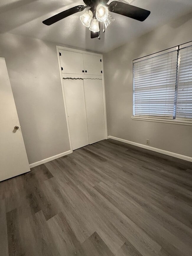 Building Photo - Updated 3 bedroom Near SWOSU $1.200/month