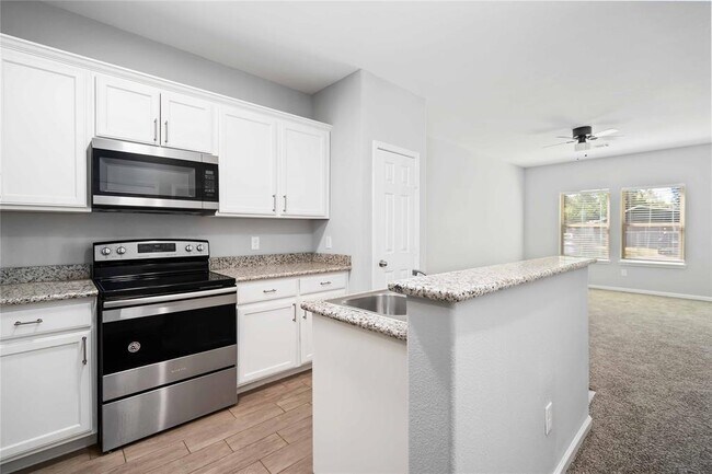 Building Photo - 5105 Southwind St