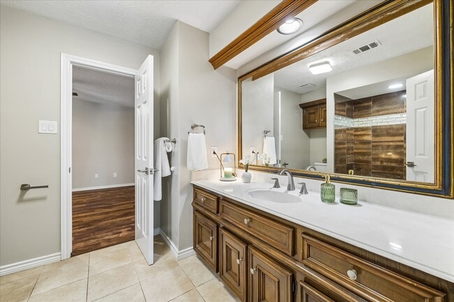 Building Photo - 1030 Crossroads Dr