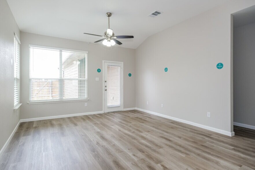 Building Photo - 4013 Skylark Ln