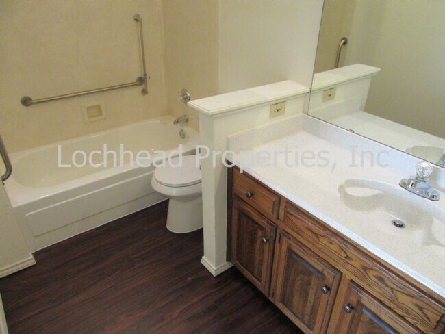 Building Photo - Beautiful Duplex in Plano!!!