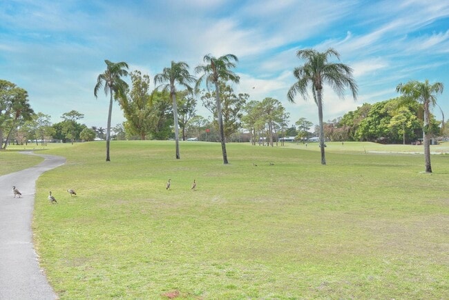 Building Photo - 1225 NW 21st St