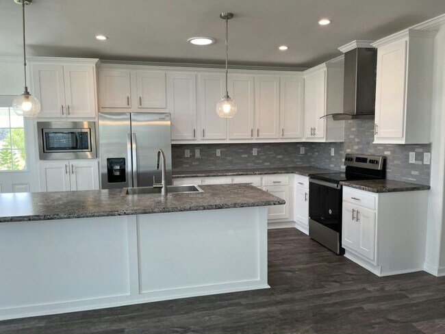 Building Photo - 968 Avanti Way Blvd