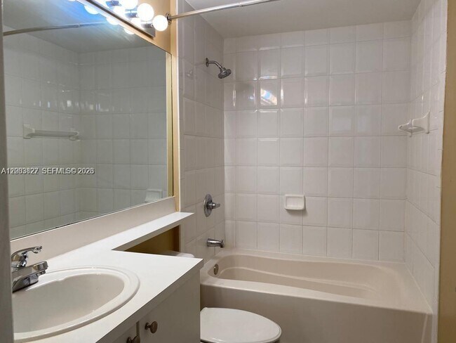 Building Photo - 8060 N Nob Hill Rd