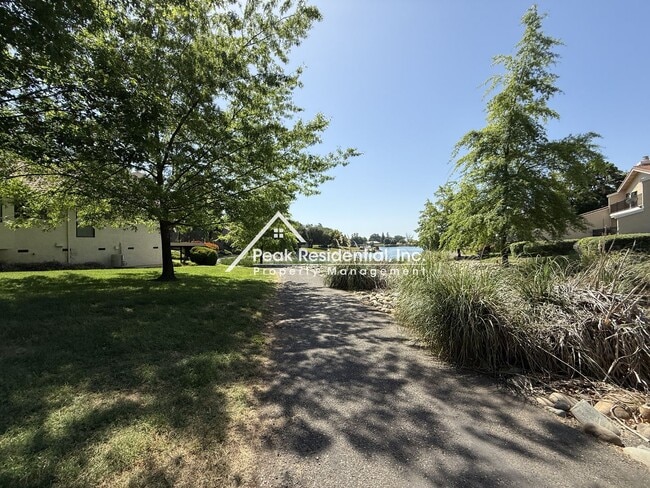 Building Photo - Rancho Murieta 3bd/2ba Duplex with 2 Car Garage