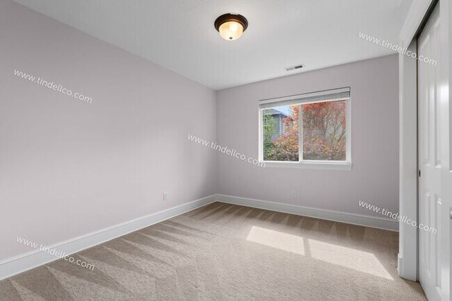 Building Photo - Spacious 3-Bedroom Home with Large Bonus Room & Loft in Bauer Highlands - Landscape Provided!
