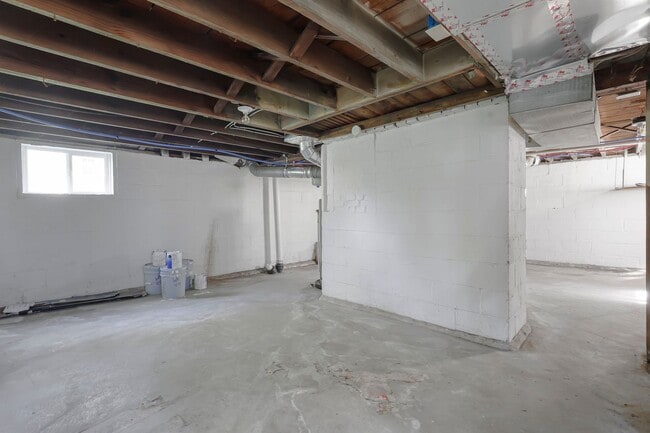 Building Photo - 450 S Terrace Ave