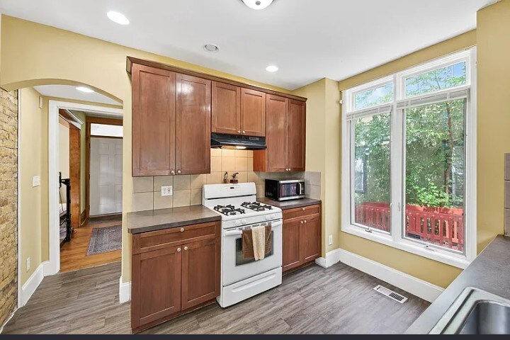 Building Photo - 3610 Dupont Ave N