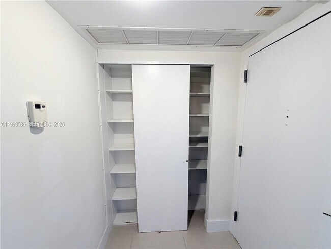 Building Photo - 2333 Brickell Ave